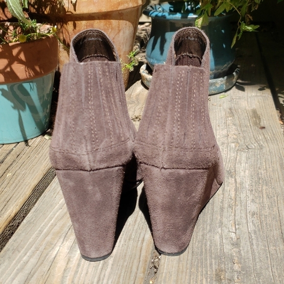 Dolce Vita Gwynn Suede Wedge Booties  10 - Picture 10 of 13